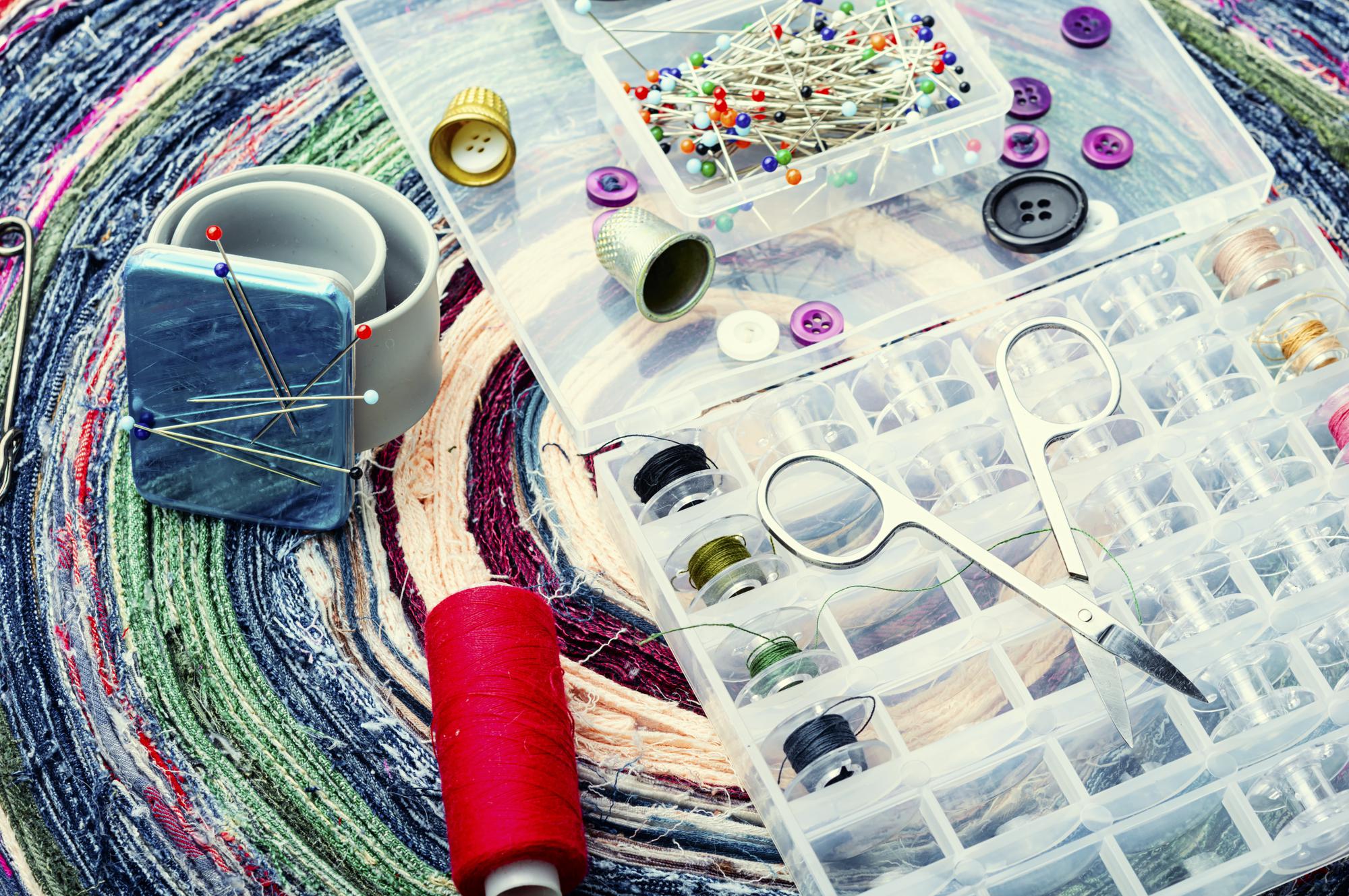 Collage di materiali e schemi per corsi